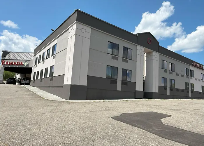 Ramada By Wyndham Newburgh/West Point Hotel