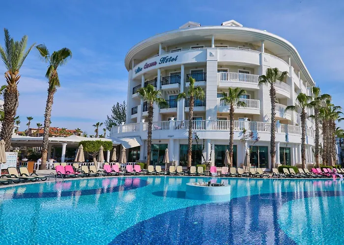 Alba Queen Hotel Side