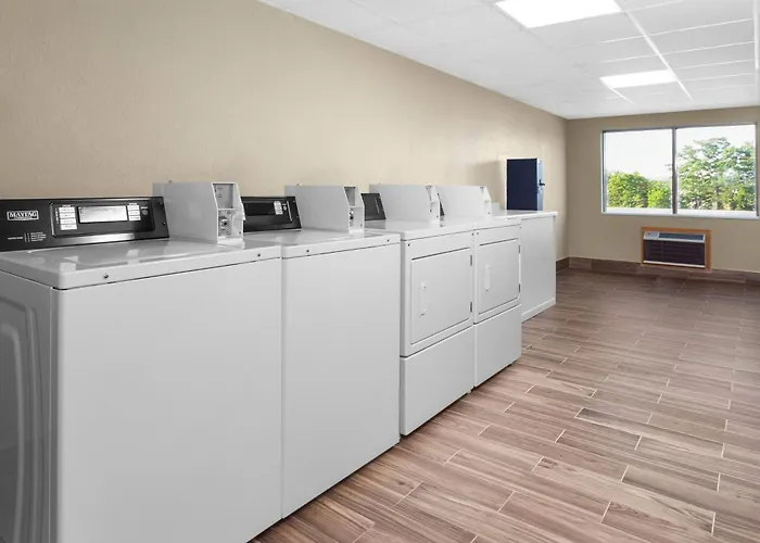 Americinn & Suites By Wyndham Baraboo Event Center