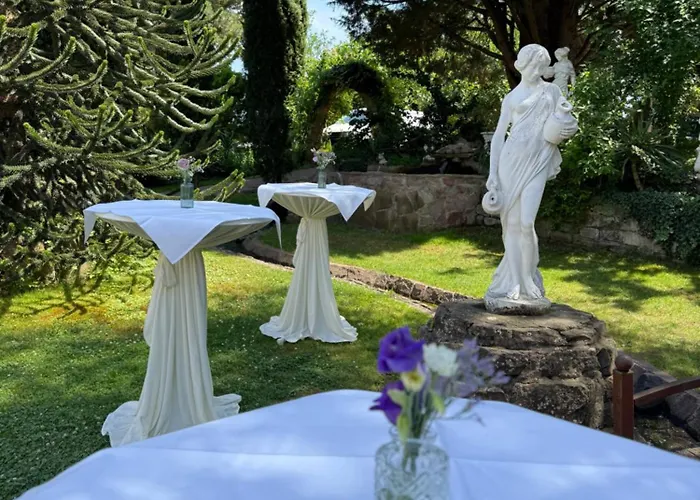 Winzergarten Hotel-Restaurant Grosskarlbach