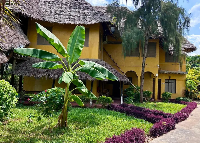 Tropinest Bungalows & Hostel