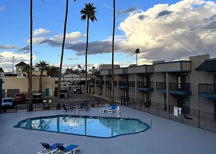 Super 8 By Wyndham Mesa Downtown Near Convention Center Hotel