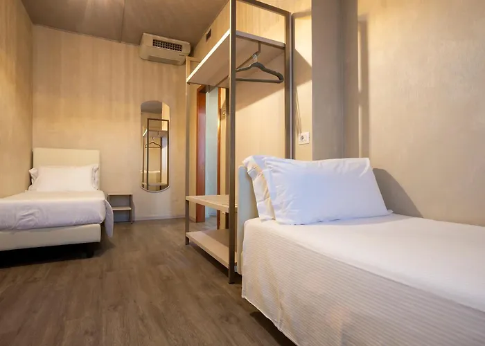 Hotel Embassy Pero