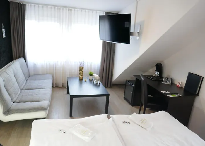 Hotel Bitzer Backnang Zentrum 24h Check In Frühstück zubuchbar gratis Parkplätze