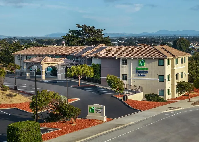Holiday Inn Express Hotel & Suites Marina By Ihg