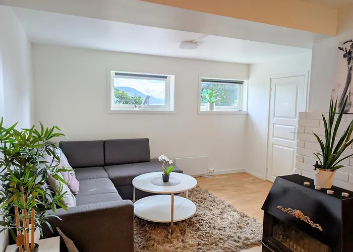 Aurora Rooms In Shared Hause Nr3 We Are Doing Northen Lights Trip, Reaindear Trip And Sommaroy Fjord Trips Tromsø