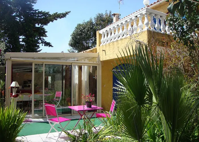 Le Soleil Bleu Bed and Breakfast Fréjus