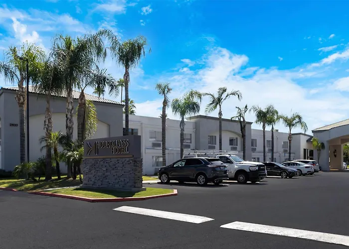 Hourglass Hotel, Trademark Collection By Wyndham Bakersfield