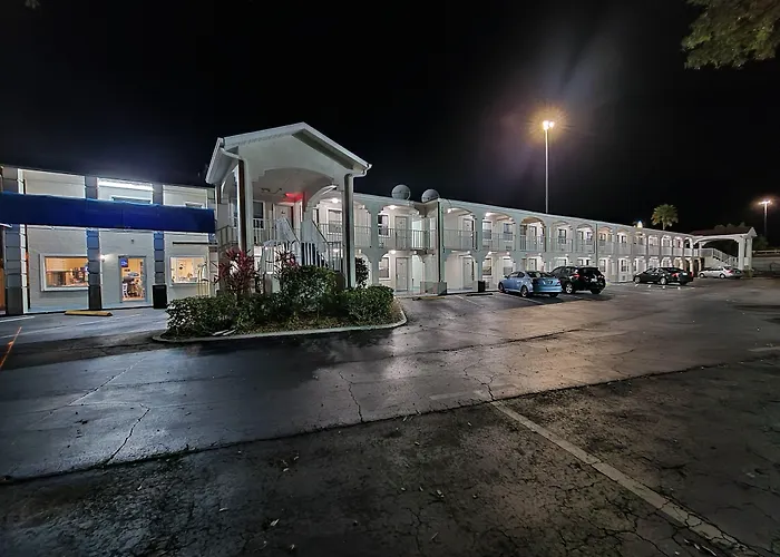 Days Inn By Wyndham Bradenton I-75