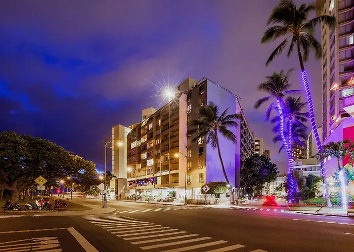 Castle At Waikiki Grand