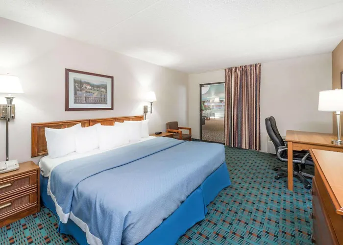 Days Inn By Wyndham Kirksville