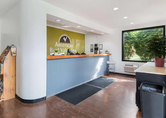 Americas Best Value Inn-Painted Post