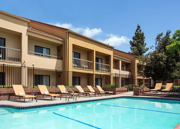 Courtyard By Marriott Pleasanton