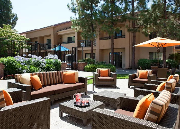 Courtyard By Marriott Pleasanton