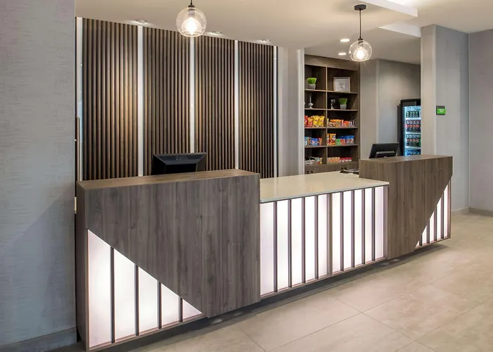 La Quinta Inn & Suites By Wyndham Spokane Downtown
