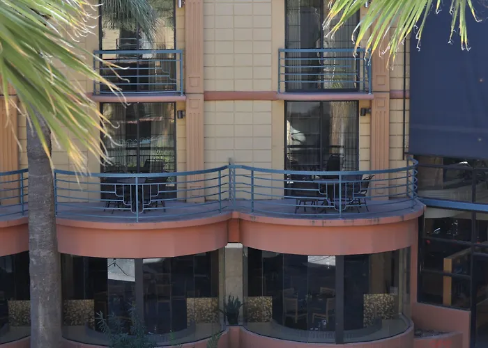 Embassy Suites By Hilton Phoenix Biltmore