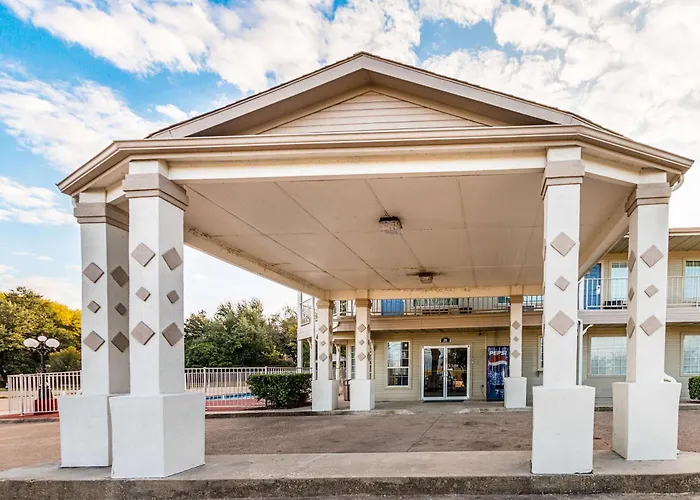 Motel 6-Waxahachie, Tx