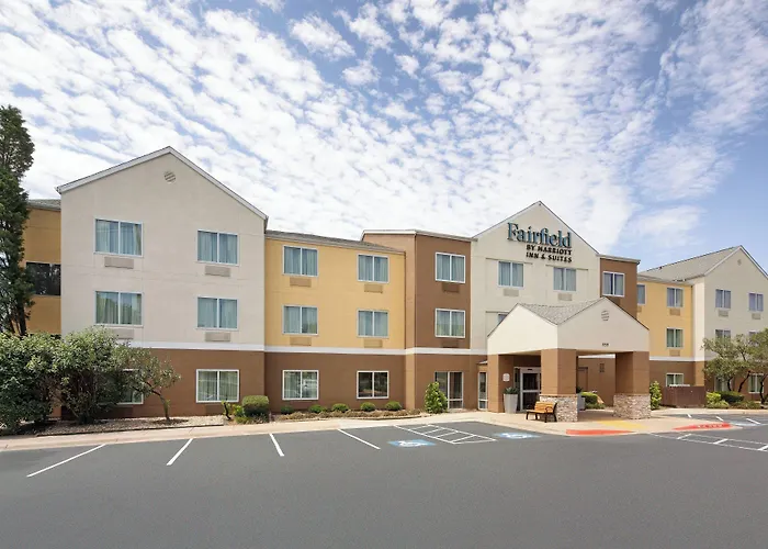Fairfield Inn & Suites Austin University Area