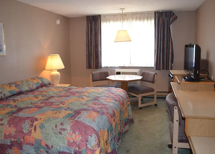 Nampa Inn & Suites