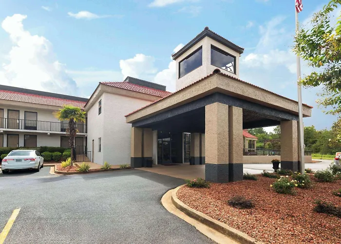 Ramada By Wyndham Bainbridge