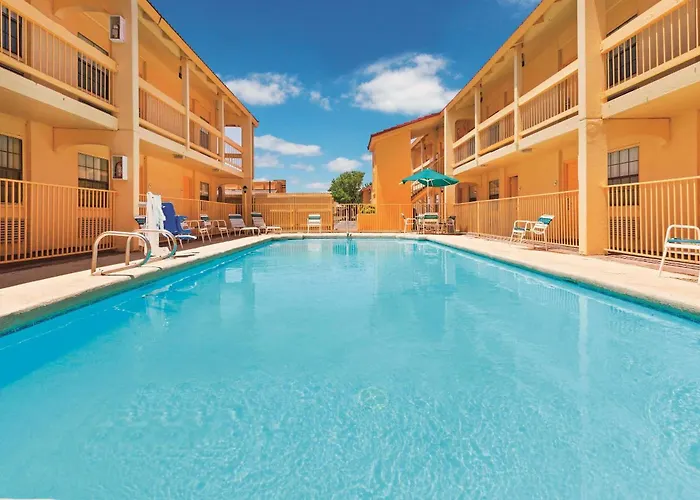 Baymont By Wyndham Lubbock - Downtown Civic Center Hotel