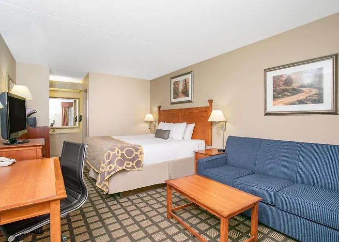 Baymont By Wyndham Hays Hotel