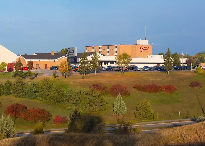 Grand Hotel Minot