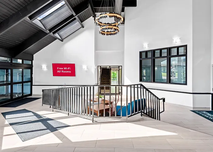 Ramada By Wyndham Cortland Hotel & Conference Center