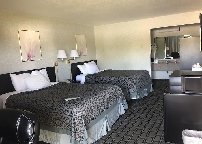Days Inn By Wyndham St Clairsville St. Clairsville