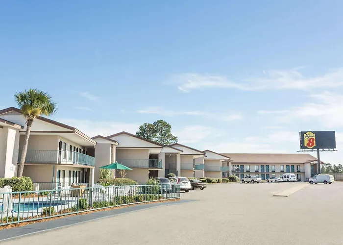 Super 8 By Wyndham Adel Ga I-75 Hotel