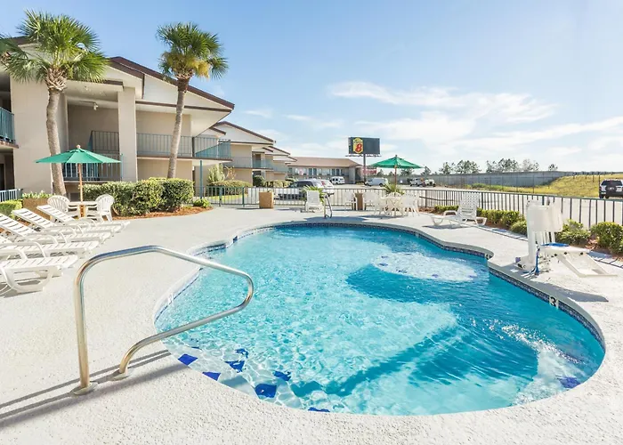 Super 8 By Wyndham Adel Ga I-75 Hotel