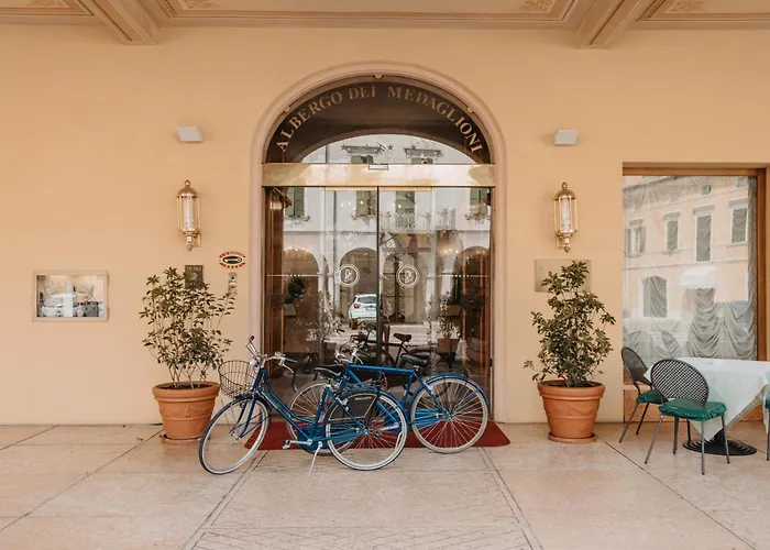 Phi Hotel Dei Medaglioni