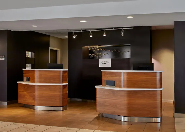 Courtyard By Marriott Memphis Airport Hotel