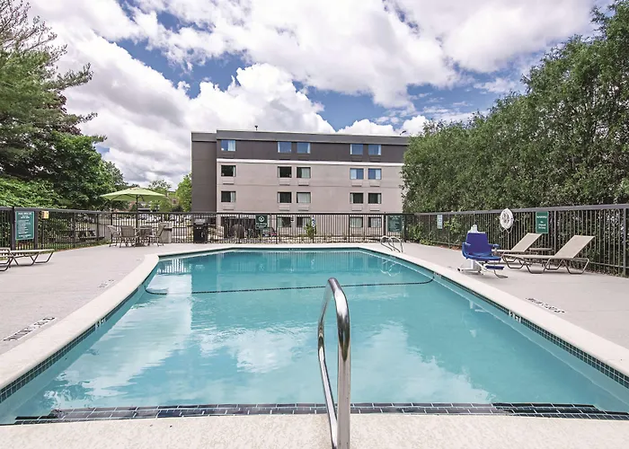 La Quinta Inn & Suites By Wyndham Portland Dt Maine Med