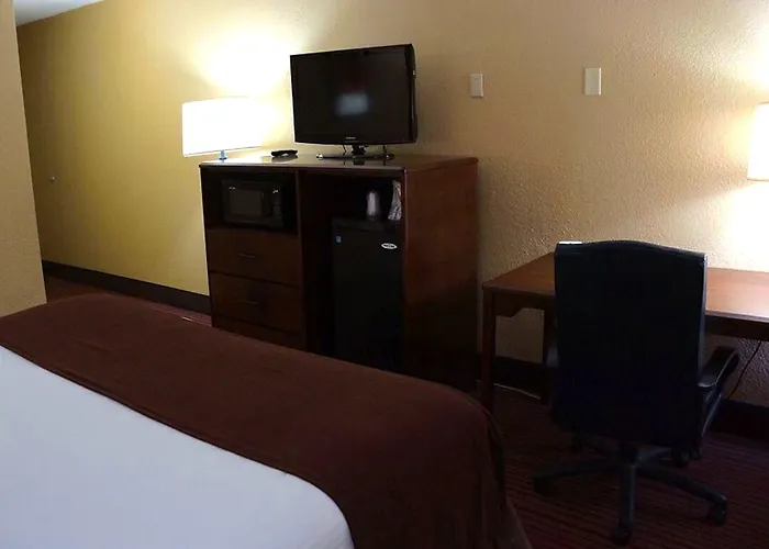 Baymont By Wyndham Richmond Ky Hotel