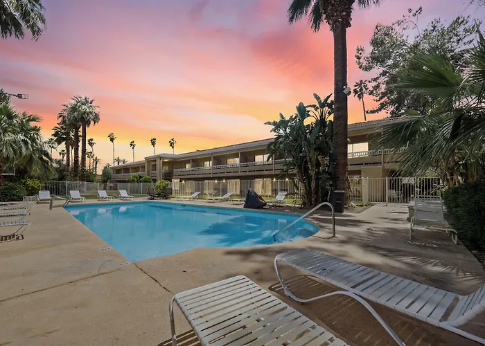 Sol Springs Inn