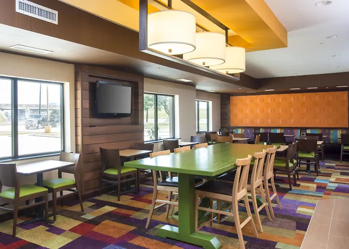 Fairfield Inn & Suites Victoria