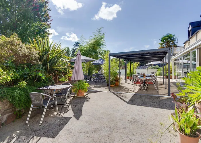 Brit Hotel le Cygne