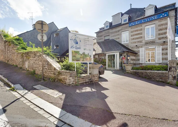Brit Hotel le Cygne