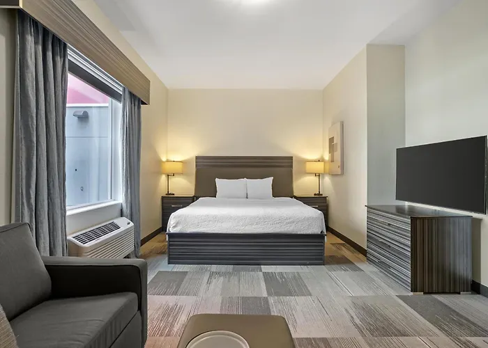 Best Western Plus Airport Inn & Suites
