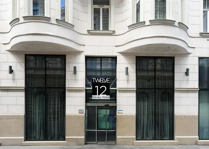 12 Revay Hotel