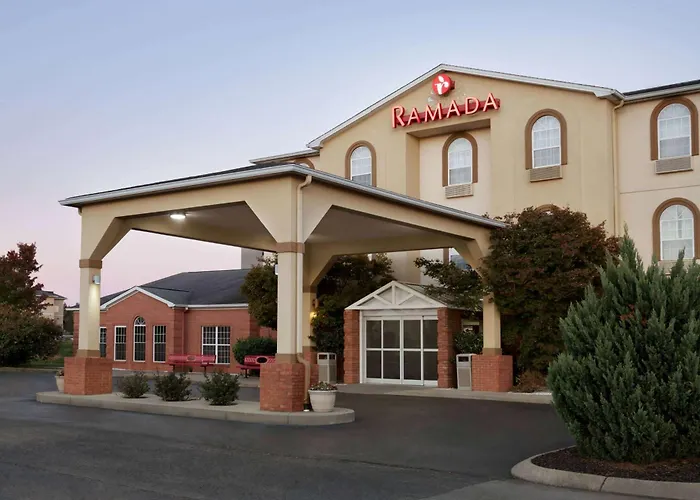 Ramada By Wyndham Elizabethtown Hotel