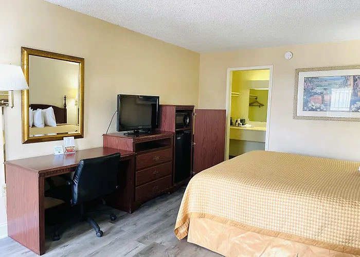 Perry Hotels