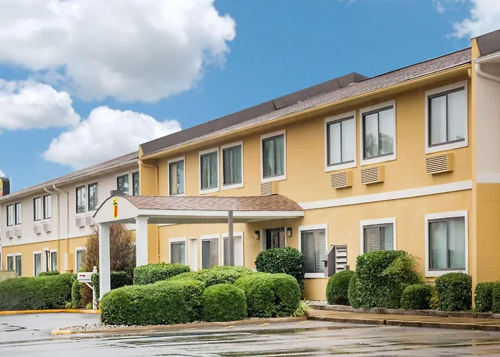 Super 8 By Wyndham Jonesboro Hotel
