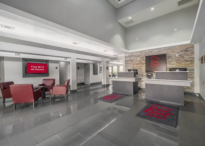 Red Roof Inn & Suites Calhoun