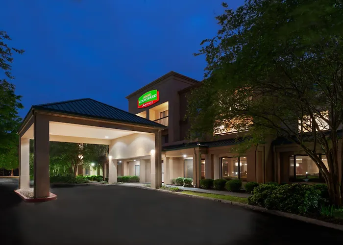Courtyard Lafayette Airport Hotel