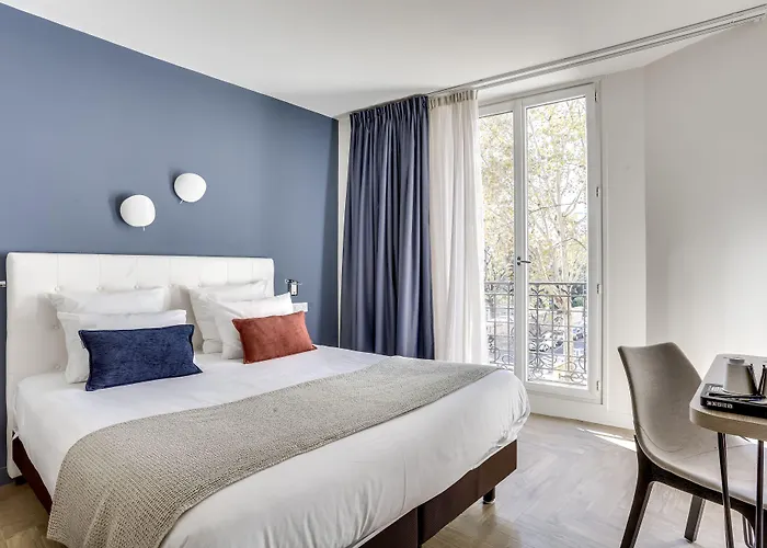 Hotel Courseine Courbevoie