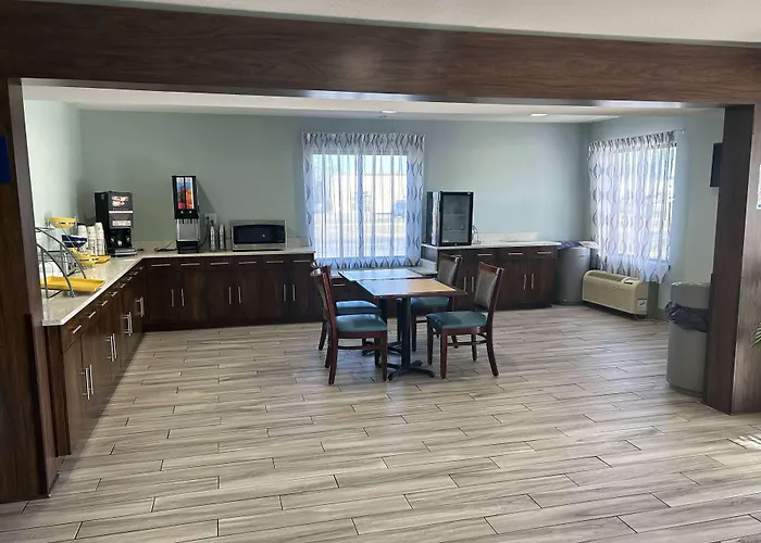 Days Inn By Wyndham Panama City/Callaway