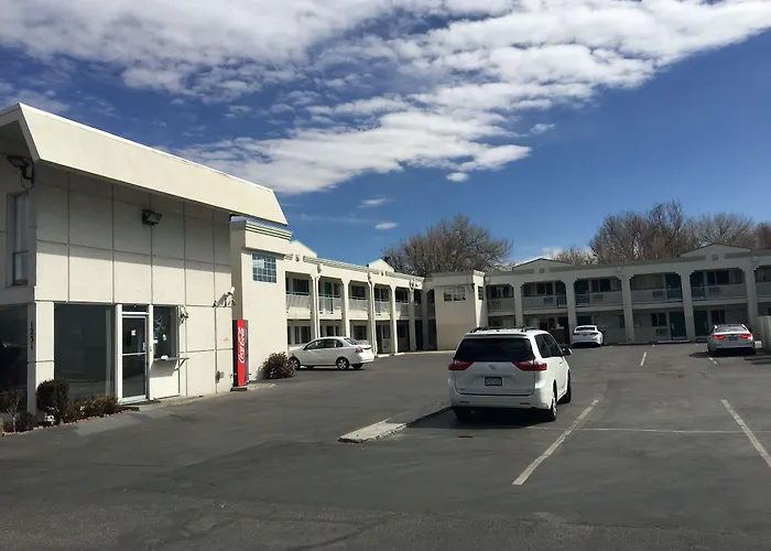 Howard Johnson By Wyndham Colorado Springs