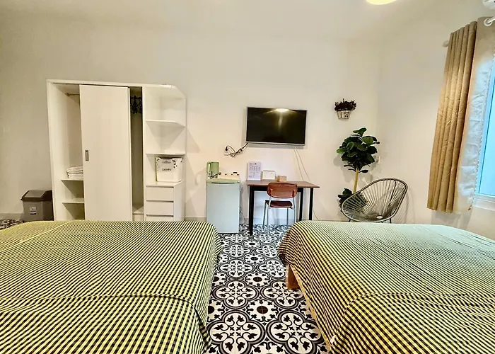 Lily'S Hostel